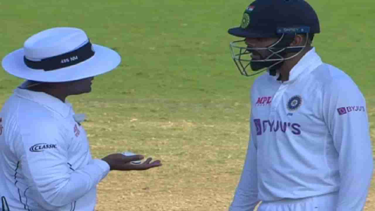 IND vs AUS Test : Live मॅचमध्ये Virat Kohli ने अंपायर नितीन मेनन यांना टोमणा मारला, VIDEO व्हायरल