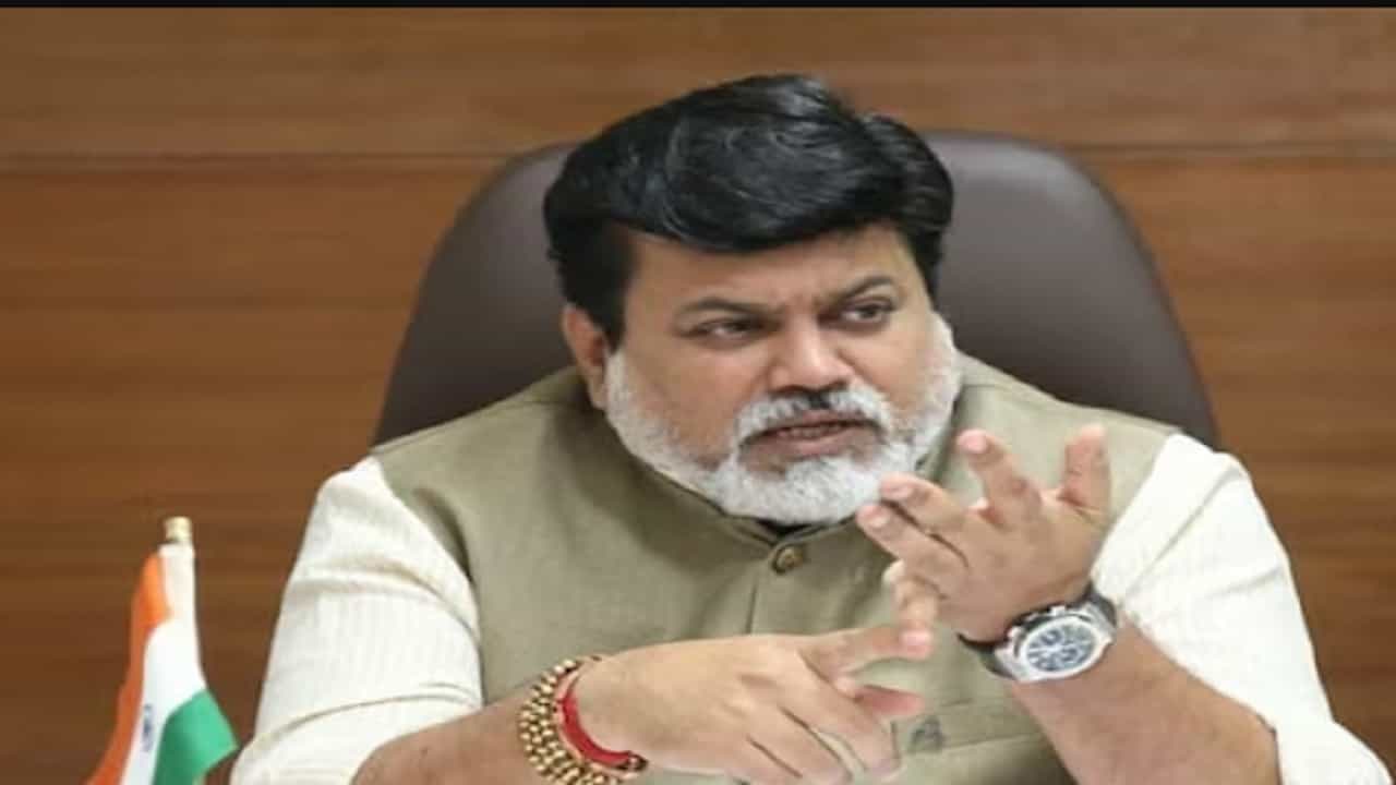 शीतल म्हात्रे यांच्या व्हायरल व्हिडीओवर उदय सामंत म्हणतात, '...राजकारणातून संपवण्याचा डाव'