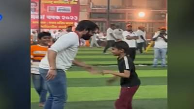 अमित ठाकरे यांनी लुटला फुलबॉल खेळण्याचा आनंद, कुठं अन् कुणासोबत बघा…