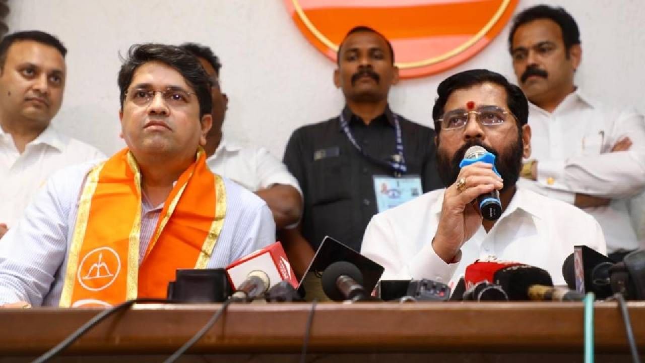 आम्हाला घरं फोडण्याचं काही कारण नाही; भूषण सुभाष देसाई यांच्या पक्षप्रवेशावरून शिवसेनेने आपली बाजू सांगितली आम्हाला घरं फोडण्याचं काही कारण नाही; भूषण सुभाष देसाई यांच्या पक्षप्रवेशावरून शिवसेनेने आपली बाजू सांगितली