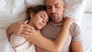 Sleeping Naked Benefits : कपडे न घालता झोपण्याचे आहेत अनेक फायदे, तुम्हाला माहीत आहेत का ?याच