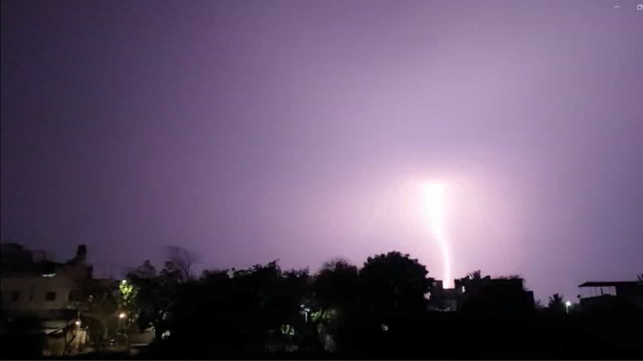 अकोल्यातील वादळी वाऱ्यासह झालेल्या अवकाळी पावसात चौघांचा दुर्दैवी मृत्यू, काय घडली घटना?