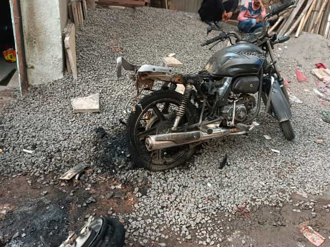 पत्नीचा राग काढण्यासाठी परिसरातील गाड्या जाळल्या, वाचा कुठे घडली ही घटना?