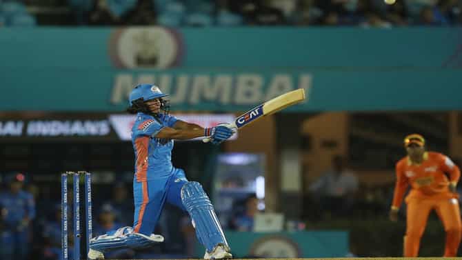 WPL 2023, MI vs GG | मुंबईकडून गुजरातला विजयासाठी 163 रन्सचं टार्गेट, कोण जिंकणार?