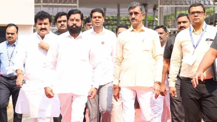 मुख्यमंत्री एकनाथ शिंदे यांचा अयोध्या दौरा ठरला; 'या' तारखेला रमालल्लाच्या दर्शनाला जाणार मुख्यमंत्री एकनाथ शिंदे यांचा अयोध्या दौरा ठरला; 'या' तारखेला रमालल्लाच्या दर्शनाला जाणार