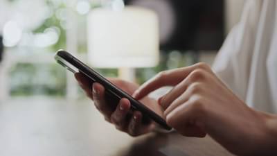 हनिमूनच्या दिवशी पत्नीला एक कॉल आला, मग संसार सुरु होण्याआधीच संपला; काय घडले नेमके?