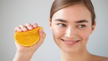 Not only the peel of orange is also effective, it can remove blemishes on the skin