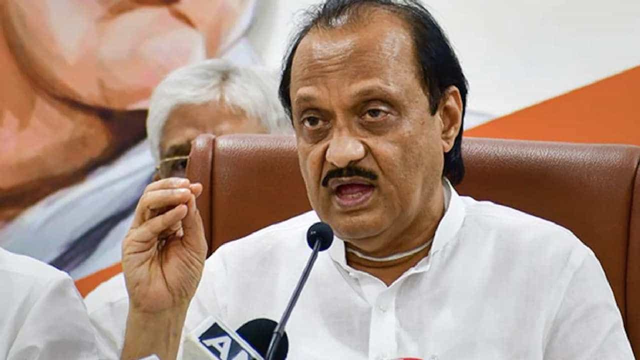 तेव्हा दातखीळ बसली होती का?, अजित पवार यांनी आक्रमक होत सरकारला विचारला जाब