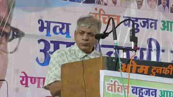 मस्तपैकी दारू प्या, मस्तपैकी कोंबड्या खा, गांधीही घ्या, पण मतदान....; प्रकाश आंबेडकर यांचं आवाहन काय?