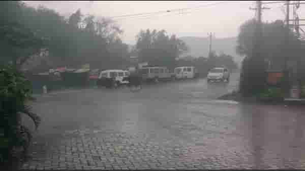 Unseasonal Rain : तीन दिवसांपासून ढगाळ वातावरणामुळे शेतकऱ्यांची धांदल सुरु, राज्यात अनेक जिल्ह्यात अवकाळी पावसाची शक्यता