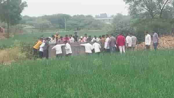 कांद्याला पाणी देण्यासाठी शेतात गेला तो परतलाच नाही; मनमाडमध्ये नेमकं काय घडलं?