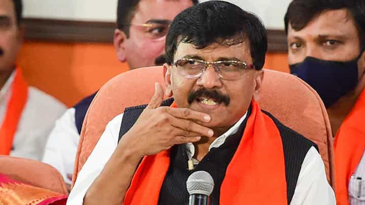 सर्वोच्च न्यायालय शेवटचा आशेचा किरण, पण...; सत्तासंघर्षाबाबत संजय राऊत यांचं महत्वाचं वक्तव्य सर्वोच्च न्यायालय शेवटचा आशेचा किरण, पण...; सत्तासंघर्षाबाबत संजय राऊत यांचं महत्वाचं वक्तव्य