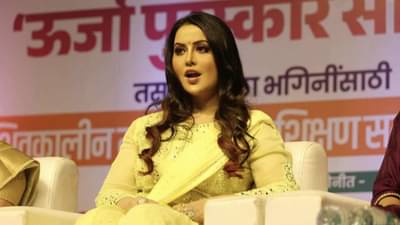 फोनवर फोन अन् मेसेजचा भडीमार; अमृता फडणवीस यांना 1 कोटींची लाच ऑफर