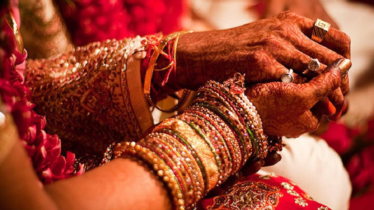 भारतीय लग्नांच्या काही मजेदार गोष्टी, वाचायलाच हव्यात!