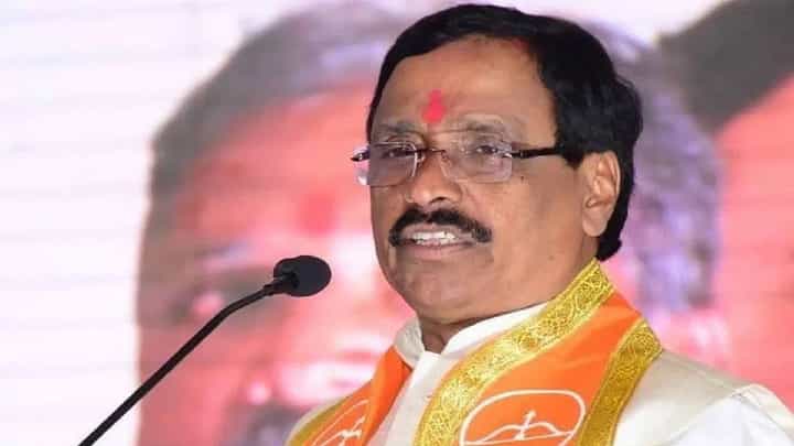 'विनायक राऊत चिल्लर माणूस', भाजप नेत्याचा हल्लाबोल 'विनायक राऊत चिल्लर माणूस', भाजप नेत्याचा हल्लाबोल
