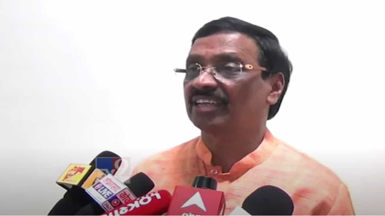 मग कर्मचाऱ्यांवर अन्याय का? मिंधे सरकार म्हणत विनायक राऊत यांनी जुनी पेन्शनबाबत केला हल्लाबोल