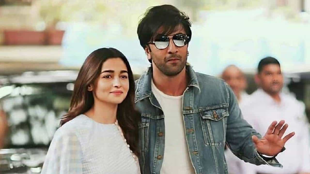 रणबीर कपूरने उडवली आलियाची खिल्ली; व्हिडीओ पाहून नेटकरी म्हणाले, बायकोला जरा घाबर!
