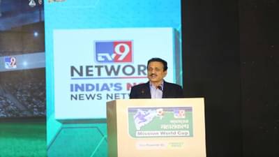 युवा फुटबॉलपटूंच्या ट्रेनिंगसाठी FC Bayern क्लबची निवड का? गिरीश महाजनांनी सांगितलं त्यामागच धोरण