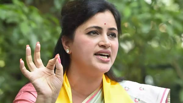 नवनीत राणा यांचा जन्म ६ की १५ एप्रिलचा? ‘टीसी’वरून नवा वाद, कुणाचा सवाल