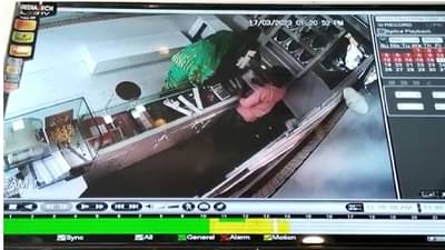 दागिने खरेदी करण्याच्या बहाण्याने आल्या अन् दागिने चोरत होत्या, दुकानदाराच्या सतर्कमुळे प्रयत्न फसला !