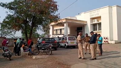 डॉक्टर, तुम्ही काय चालवलं, संपामुळे कर्तव्य विसरलं, रात्रभर मृतदेह राहिला रुग्णालयाबाहेर