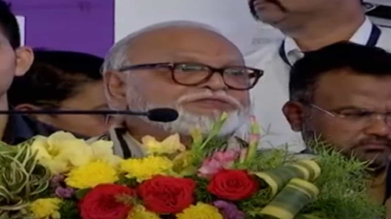 गोपीनाथ मुंडे हयात असते तर..., 'तो' भावनिक किस्सा सांगतना छगन भुजबळ भावूक गोपीनाथ मुंडे हयात असते तर..., 'तो' भावनिक किस्सा सांगतना छगन भुजबळ भावूक