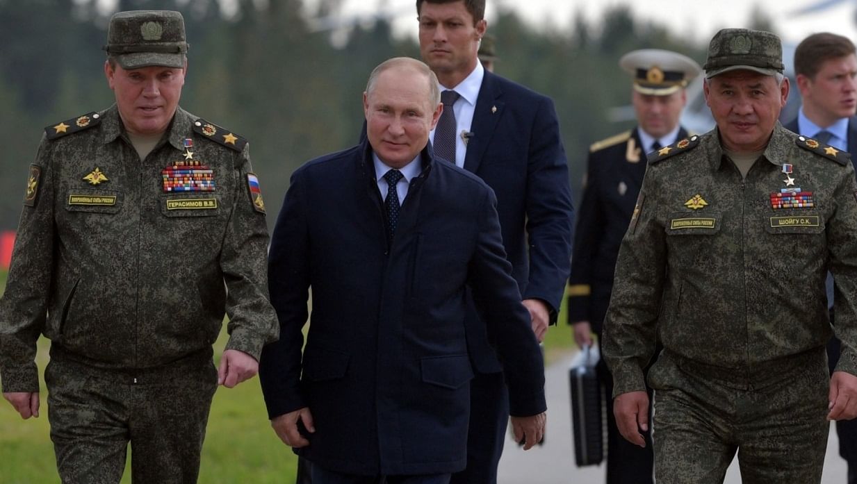 Russia-Ukraine war : व्लादिमिर पुतिन यांचा मोठा निर्णय, 'या' देशात तैनात करणार अणवस्त्र
