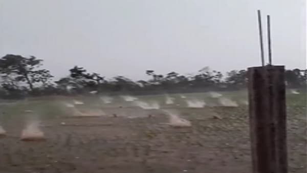 निसर्गाचा भयंकर प्रकोप, पाऊस आहे की गोळीबार? हा भयावह व्हिडीओ महाराष्ट्रातलाच?