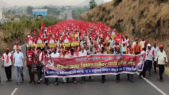 दुःखाचा डोंगर; शेतकरी लाँग मार्चमधील बळीराजाचाच मृत्यू, कुटुंबीय दुःखसागरात