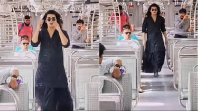 मुंबई लोकलमध्ये एक व्यक्ती स्कर्ट घालून कॅटवॉक करतोय, प्रवाशांनी डोळे मोठे करुन पाहिले, नेटकरी म्हणाले, कसला आत्मविश्वास...