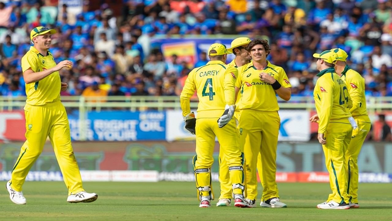 IND vs AUS, 2nd ODI | मिचेल स्टार्क याचा जोरदार 'पंच', ऑस्ट्रेलियासमोर टीम इंडिया ढेर, अवघ्या 117 धावांवर ऑलआऊट