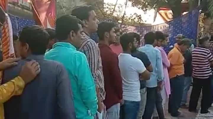 जैन धर्मियांमधील दोन पंथात तुफान राडा, श्वेतांबर आणि दिंगबर आमने-सामने; नेमकं काय घडलं? जैन धर्मियांमधील दोन पंथात तुफान राडा, श्वेतांबर आणि दिंगबर आमने-सामने; नेमकं काय घडलं?
