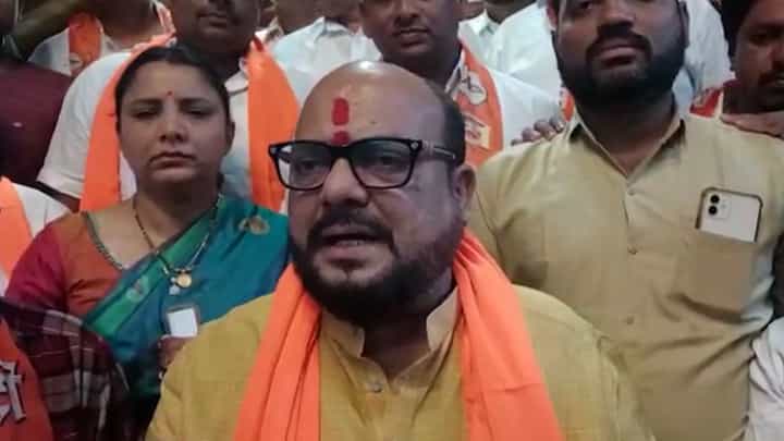 त्याशिवाय मजा येत नाही, पंचनाम्यावरून जळगावात नेते आमने-सामने त्याशिवाय मजा येत नाही, पंचनाम्यावरून जळगावात नेते आमने-सामने