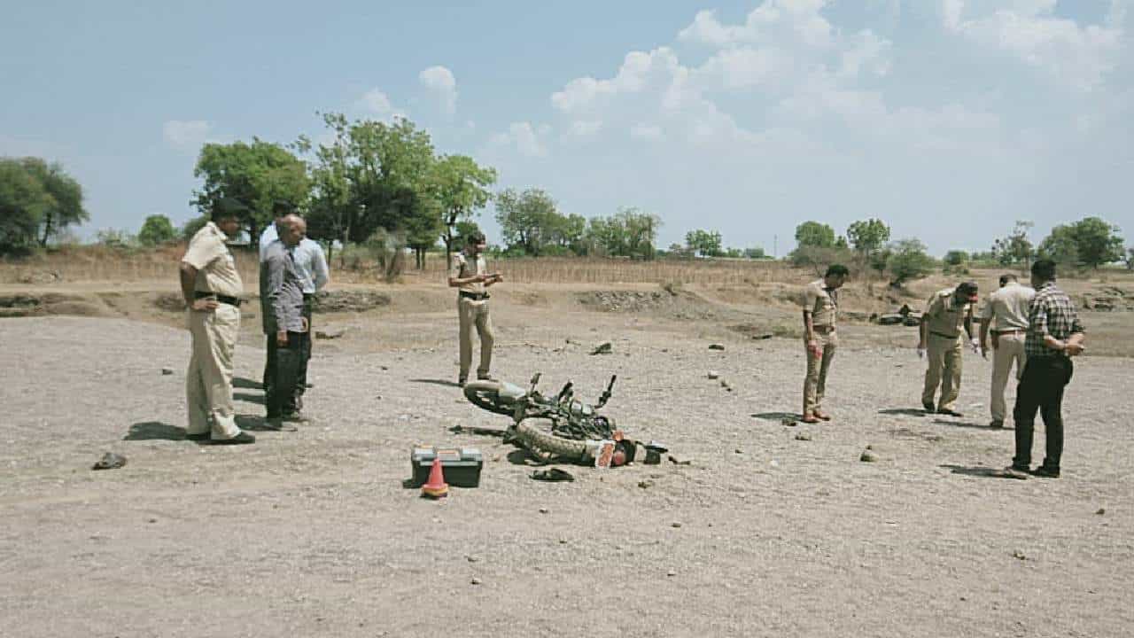 बुलेरोने बुलेटला २० फूट फरफटत नेले; त्यानंतर घडली ही भयानक घटना