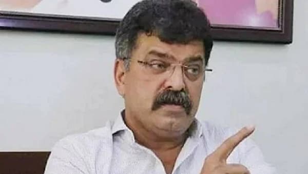 जितेंद्र आव्हाड यांच्या विरोधात या शहरात भाजप आक्रमक; फोटो फाडून केला निषेध