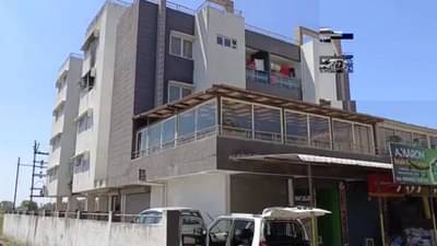 रात्री रेसिडन्सीला आग लागली, पाहतात तर काय आतमध्ये दोन तरुणांचे मृतदेह; साताऱ्यात नेमकं काय घडलं?