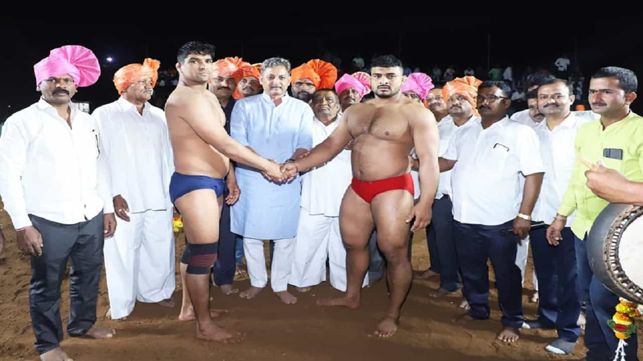 राजर्षी छत्रपती शाहु महाराजांनी कुस्तीला दिलेल्या राजाश्रयामूळे अनेक नामवंत पैलवान गावोगावी तयार झाले आहेत.