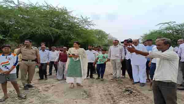 रक्षा खडसे यांच्याकडून नुकसान झालेल्या पीकांची पाहणी, तात्काळ पंचनामे करण्याचे आदेश