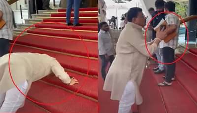 अन् भास्कर जाधव विधिमंडळाच्या पायऱ्यांवर झाले नतमस्तक, पण का?