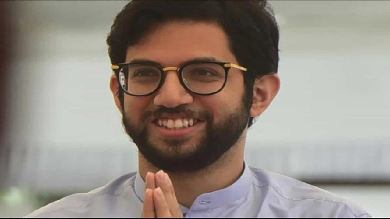 आदित्य ठाकरे यांनी कुणी दिली लग्नाची धमकी? बघा स्मितहास्य करत म्हणाले...