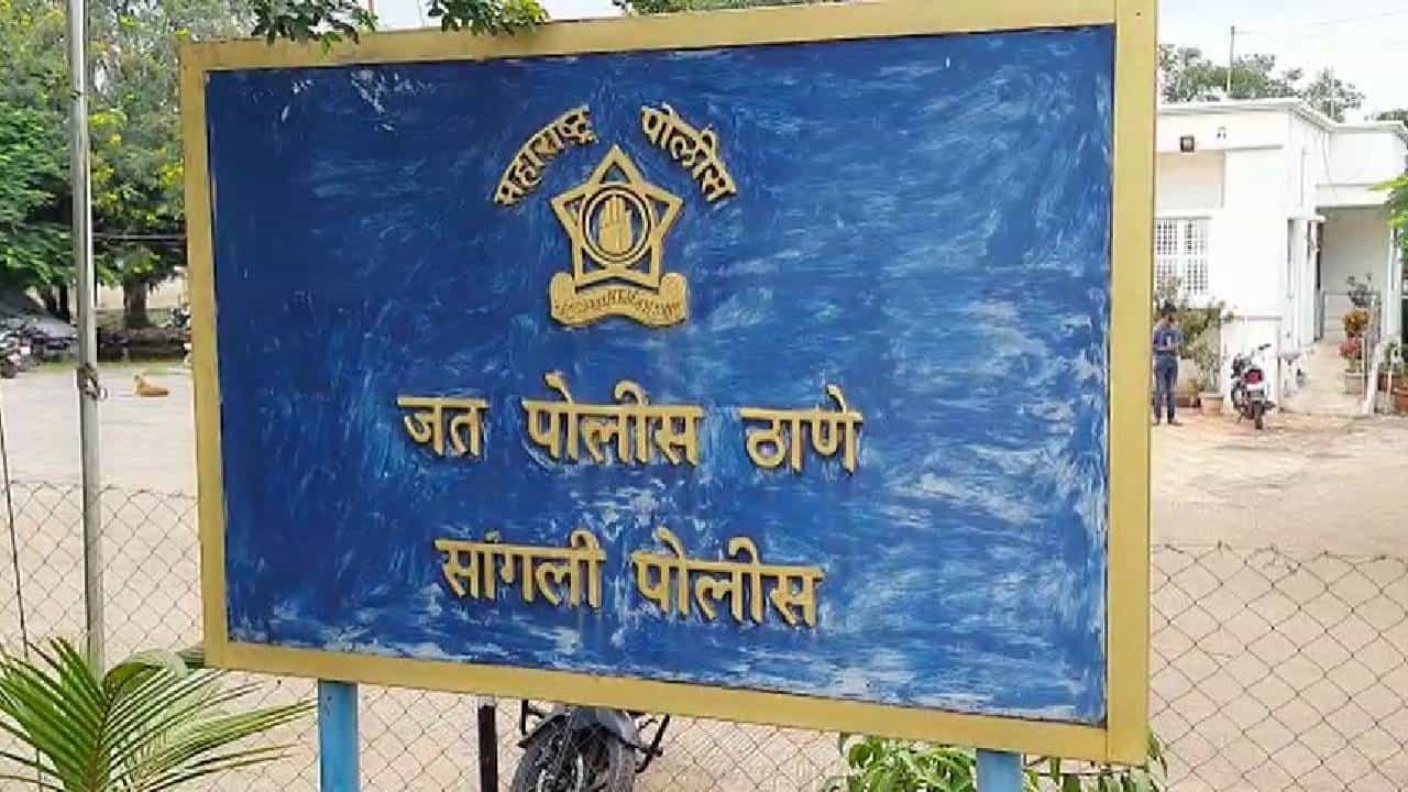 शेतात महिला आणि तरुणाचा मृतदेह आढळल्याने खळबळ, घातपात की अन्य काही?