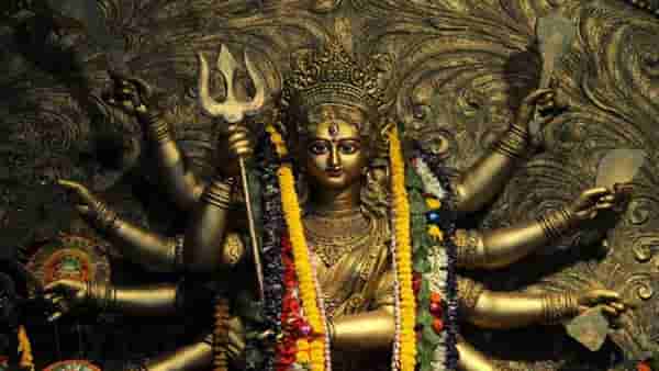 Chaitra Navratri 2023 : या सात मंत्राच्या जपाने प्रसन्न होईल माता भगवती, आयुष्यभर नांदेल सुख संमृद्धी
