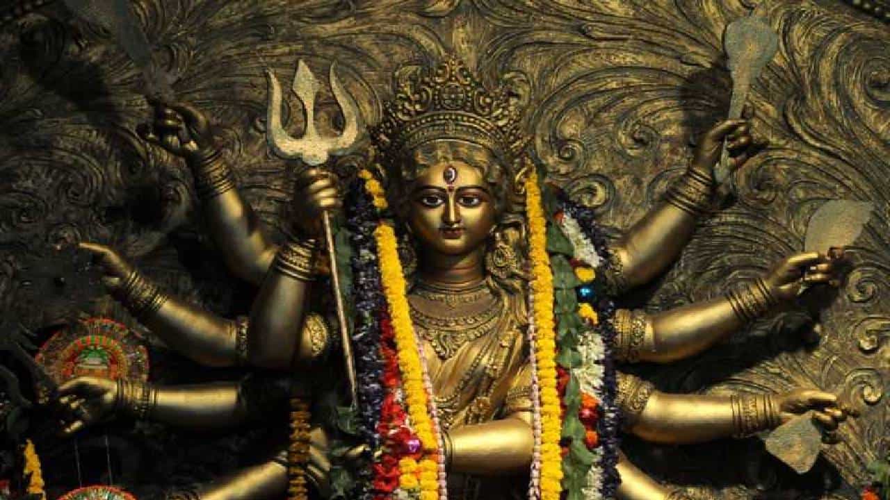 Chaitra Navratri 2023 : या सात मंत्राच्या जपाने प्रसन्न होईल माता भगवती, आयुष्यभर नांदेल सुख संमृद्धी
