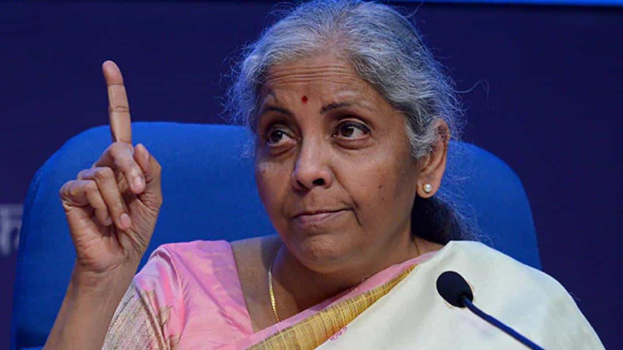 RBI Currency : गुलाबी नोटांचा दुष्काळ पडला की काय! मग ATM मधून 2000 रुपयांच्या नोटा का बरं झाल्या गायब? थेट केंद्रीय अर्थमंत्र्यांनी केला खूलासा