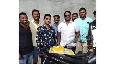 बर्थडेबॉयला हौस पडली महागात! पठ्यानं केक कापला, फोटो व्हिडिओ व्हायरल केले; आता खाणार जेलची हवा