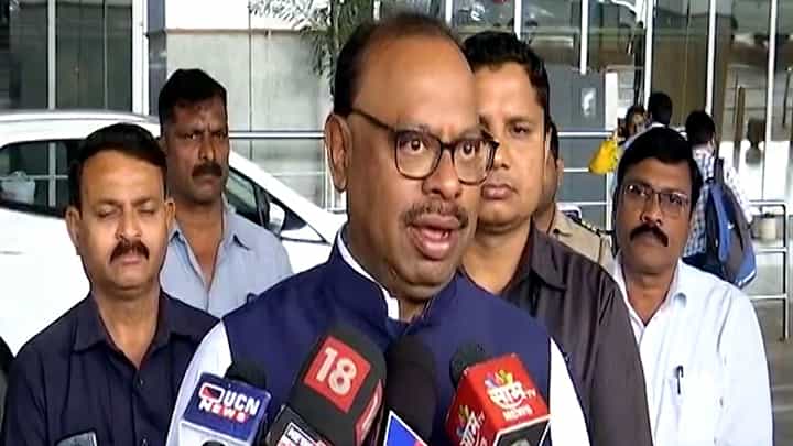माहिम कारावईनंतर बावनकुळे म्हणाले, अतिक्रमण काढणे म्हणजे... माहिम कारावईनंतर बावनकुळे म्हणाले, अतिक्रमण काढणे म्हणजे...