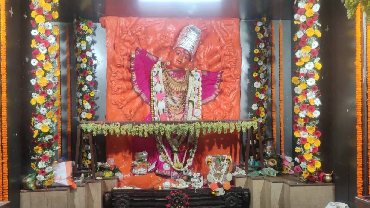 सप्तशृंगी देवीच्या दर्शनाला जाणार असाल तर इकडे लक्ष द्या, गडावरील कर्मचारी पुन्हा आंदोलन छेडणार, कर्मचाऱ्यांचा प्रशासनाला इशारा काय? सप्तशृंगी देवीच्या दर्शनाला जाणार असाल तर इकडे लक्ष द्या, गडावरील कर्मचारी पुन्हा आंदोलन छेडणार, कर्मचाऱ्यांचा प्रशासनाला इशारा काय?