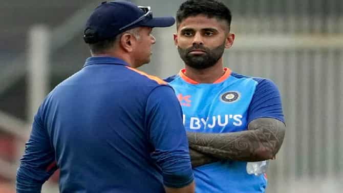 IND vs AUS : टीम इंडियाच्या एका निर्णयामुळे Suryakumar yadav मैदानात उतरण्याआधीच OUT झाला होता ?