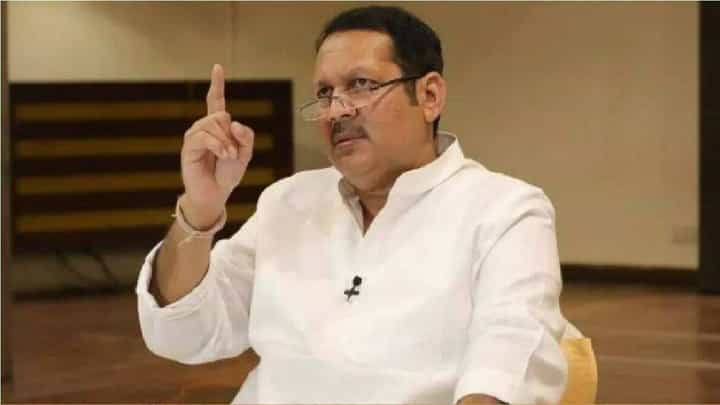 शिवेंद्रराजे भोसले यांच्या ‘त्या’ आरोपाला उदयनराजे भोसले यांचं प्रत्युत्तर, बघा काय म्हणाले? शिवेंद्रराजे भोसले यांच्या ‘त्या’ आरोपाला उदयनराजे भोसले यांचं प्रत्युत्तर, बघा काय म्हणाले?