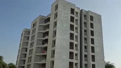 वेळ आलेली, नवऱ्यासोबत गच्चीवर बोलता, बोलता कधी आयुष्य संपलं तिलाच नाही कळलं